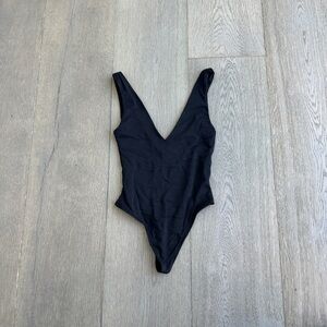 Aritzia Babaton bodysuit